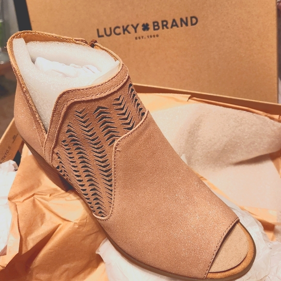 LK-Bahrie Distressed Metallic Suede Boots NIB - Picture 2 of 4